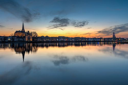 Stadsfront Kampen in de avond