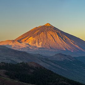 In the first light of the Teide by Walter G. Allgöwer