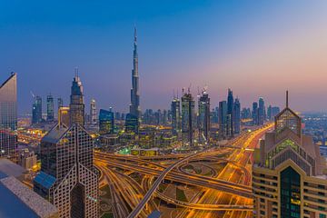 Dubai by Night - Burj Khalifa en Downtown Dubai - 1 van Tux Photography