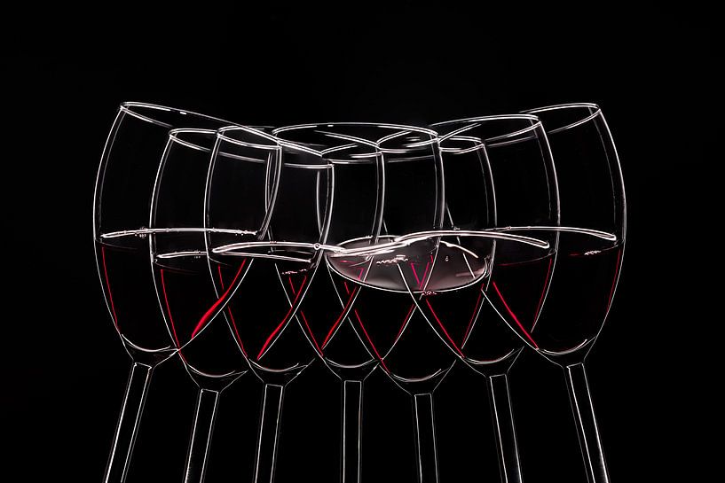 Zeven glasen wijn in beweging van Heinz Trebuth