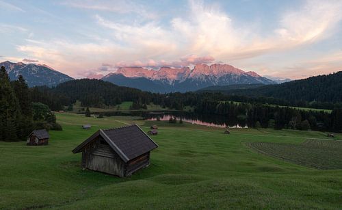 Gloeiende Karwendelbergen