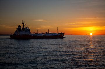 Scheepvaart voor de kust van Vlissingen van MSP Canvas