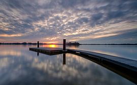 Ein Steg bei Sonnenuntergang