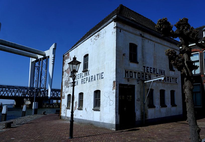Dordrecht alt und neu in einer Bild von joyce kool