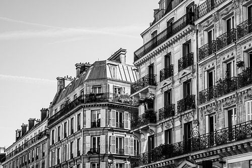 Zwart wit foto van prachtoge gevels in Parijs.