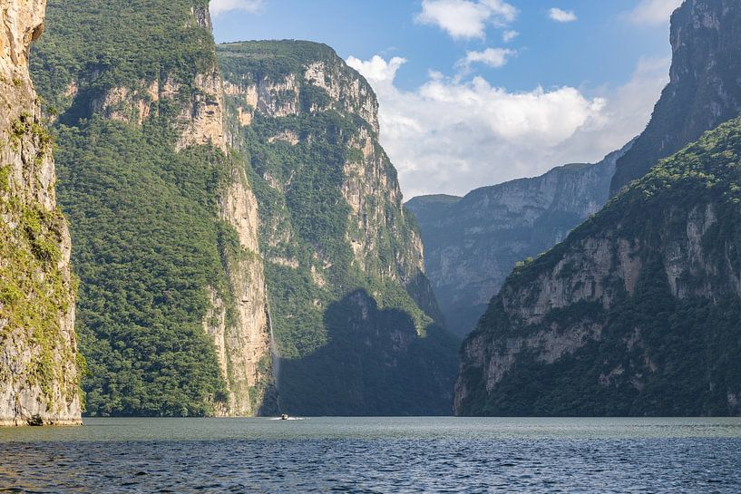 The canyon of Chiapas de Corzo. by Erik de Rijk