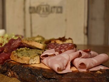 Italian charcuterie indulgence van Elcee Vision