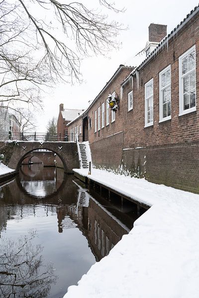 Sisters of Orthenpoort in 's-Hertogenbosch in the snow by Marjo van Balen
