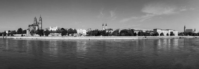 Magdeburg panorama (black and white) by Frank Herrmann