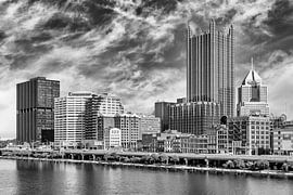 Pittsburgh Stad | Monochrom van Melanie Viola
