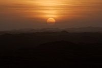 Zonsondergang boven de duinen op Terschelling
