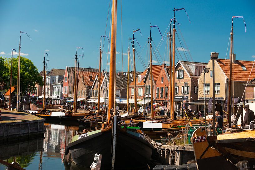 Spakenburg ligt vol met Botters. par Brian Morgan