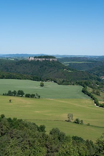 De glooiende heuvels en velden van Saksisch Zwitserland