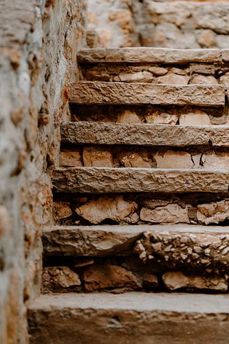 Rotsachtige trappen in de Algarve