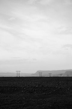 Verlaten landschap in zwart-wit | IJsland van ellenklikt