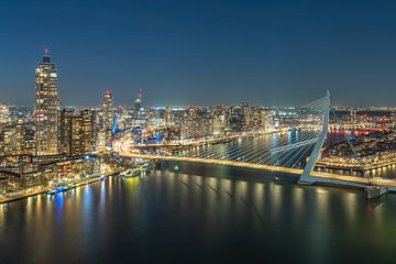 Het prachtige uitzicht op de Erasmusbrug en de Zalmhaventoren van MS Fotografie | Marc van der Stelt