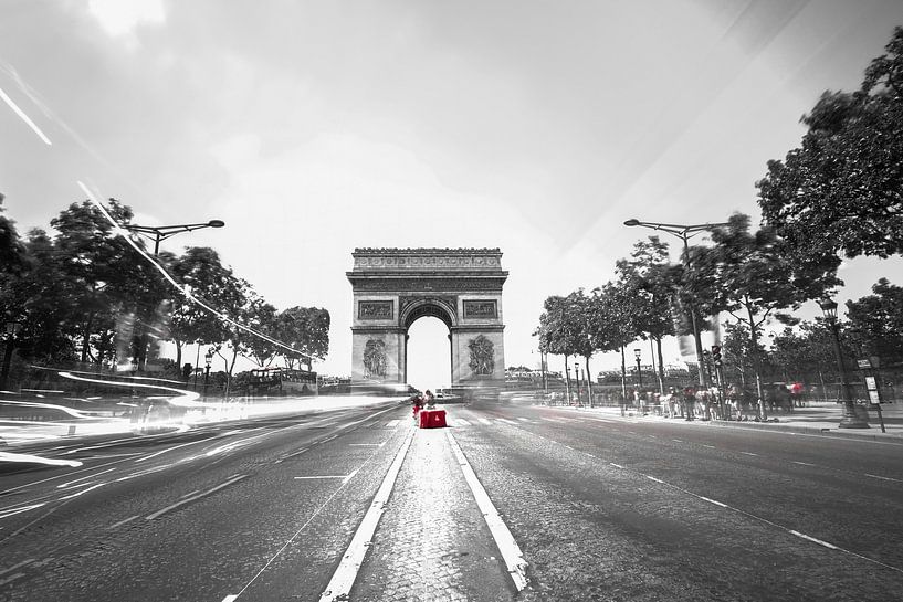Champs-Elysées with accent by Tim Briers