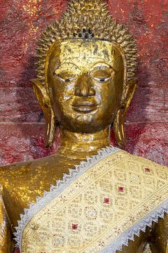 Boeddha in Wat Long Koon in Luang Prabang, Laos van Walter G. Allgöwer