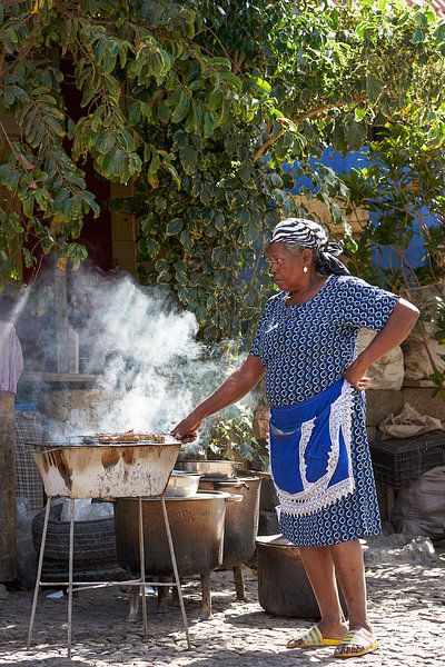 She is the boss in the kitchen by Jeroen Kleiberg