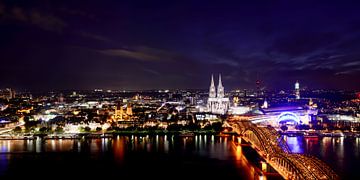 Keulen panorama bij nacht van Günter Albers