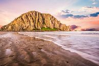 Morro Rock - Serene tinten bij zonsondergang van Joseph S Giacalone Photography thumbnail