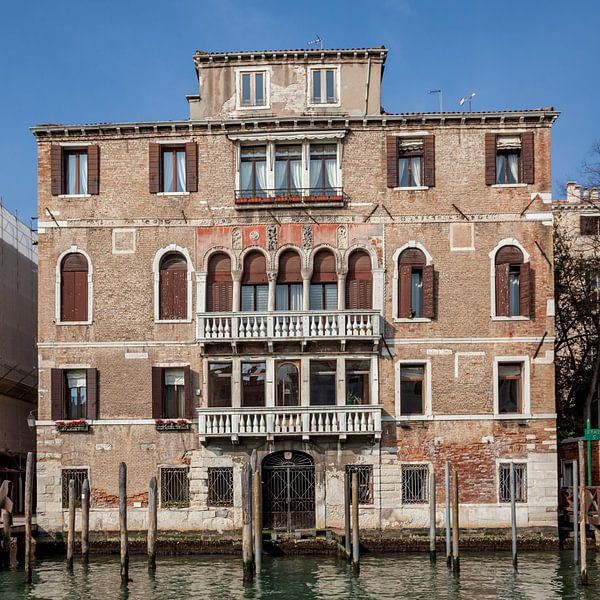 Palace in center of old town Venice, Italy by Joost Adriaanse