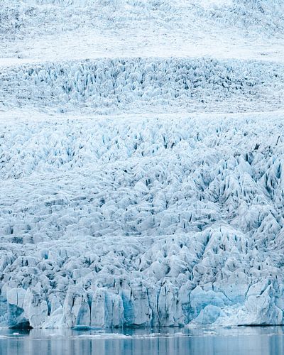 Gletscher in Island - Frontansicht mit Schichten