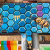 Mur de graffiti avec des abeilles sur Anouschka Hendriks