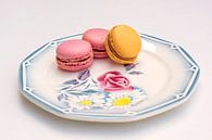 Macarons op Frans bloemenbordje  van Blond Beeld thumbnail