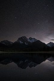 Ciel étoilé au-dessus de Bergmeer – Photographie nocturne cinématographique de type « fine art »