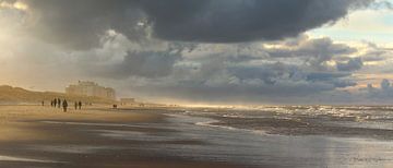 Ciel d'hiver sombre à Wenduine, côte belge sur Imladris Images