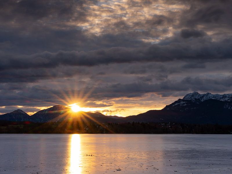Zonsopgang aan de Staffelsee van Andreas Müller