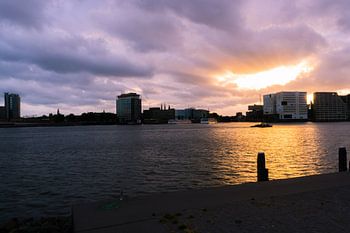 Zonsondergang boven het Ij 