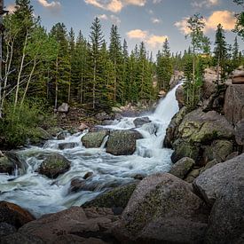 Chutes de l'Alberta pendant le coucher du soleil sur Michael Bollen