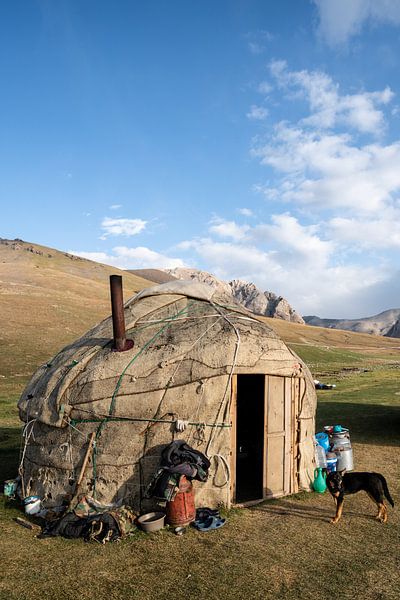 Yurt with dog at Chatyr Kul by Mickéle Godderis