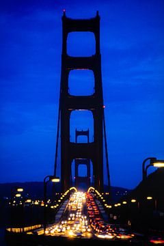 Golden Gate Bridge op het blauwe uur van Dieter Walther