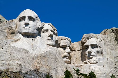 Mount Rushmore with four presidents in the rock