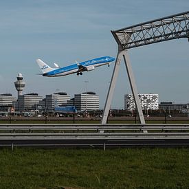 KLM vliegtuig stijgt op van Schiphol van PixelPower