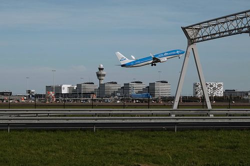L'avion de KLM décolle de l'aéroport de Schiphol