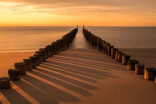 Gate to infinity by Gerry van Roosmalen