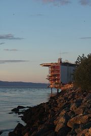 Großvater genießt den Sonnenuntergang von Emmelot Linssen