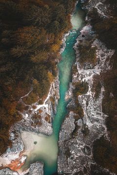 Soča Gorge vanuit de lucht | Slovenie | Landschapsfotografie van Laura Dijkslag