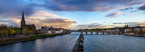 Maastricht - Mestreech met dreigende wolken II
