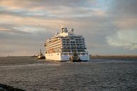 Cruise ship leaves IJmuiden by scheepskijkerhavenfotografie thumbnail