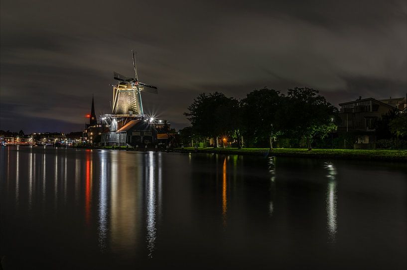 De houtzaagmolen De Salamander in Leidschendam, Nederland van Gijs Rijsdijk