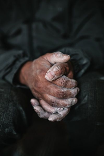 Les mains d'un céramiste par Ayla Maagdenberg