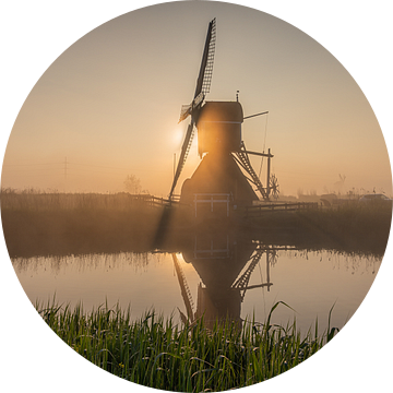 Mistige zonsopkomst bij de Munnikenmolen