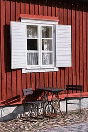 coffee corner on cobbles by Geertjan Plooijer