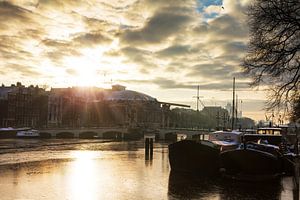 Zonsopkomst Magere brug in de winter sur Dennis van de Water