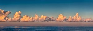 Panoramaaufnahme von Wolken über der Nordsee.